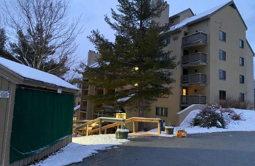 Killington Condo | 1 BR Best Location! Pools/Massage Chair/Hottubs!
