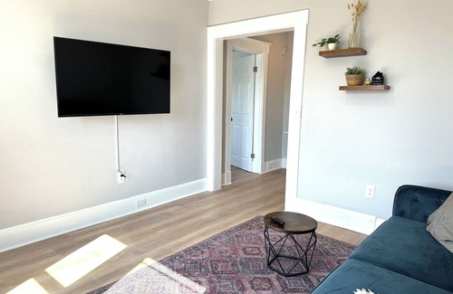 Westwood Apartment | 1-BR Cincinnati Retreat | Perfect for Relaxation