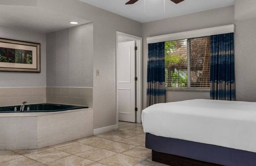 Pompano Beach Resort | 1 BR Condo at Club Wyndham Sea Gardens