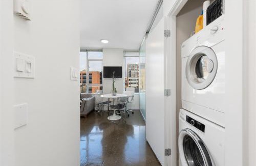 Strathcona Apartment | 1 BR Downtown Beautiful Apartment