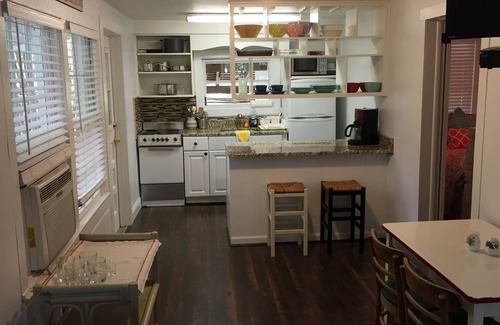 East Beach House | 1 BR East Beach Bungalow