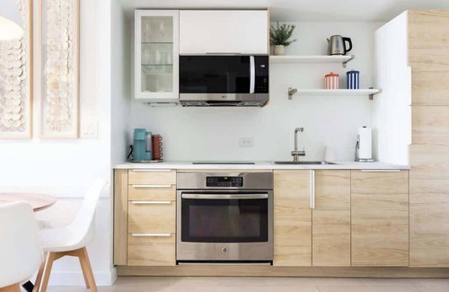 Hallandale Beach Apartment | 1 BR Full Kitchen- Pool Gym Beach 29th floor