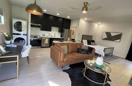 Downtown House | 1-BR guest house steps from Meteor/downtown square