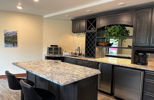 West Glacier Apartment | 1 BR Lakeview, 5 Mins to Glacier