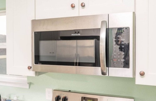 East Ocean View House | 1 BR - Ocean View - Private Full Kitchen/Laundry