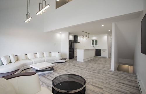 Village at Camelback House | #1 BRAND NEW RENOVATION MODERN HOUSE IN POCONO CAMELBACK ALL ACTIVITIES