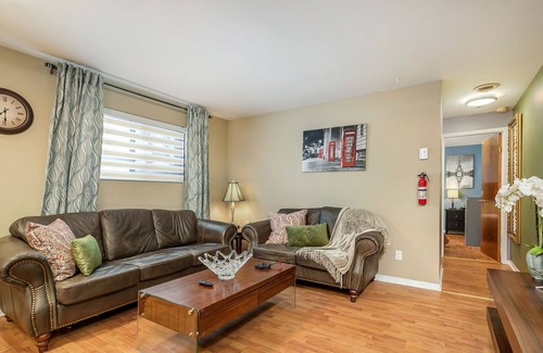 Ahuntsic-Cartierville Apartment | 1 - CHIC DESIGNER LOVELY BEAUTIFUL COZY FLAT 1BDR