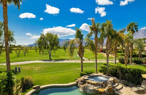 La Quinta House | #1 choice in PGA, WOW 3 master bedrm,Huge Private Lot! GR8 Views golf/mt #067336