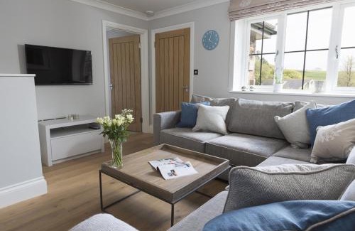 Bugford House | 1 Coachman's Cottage, Hillfield Village