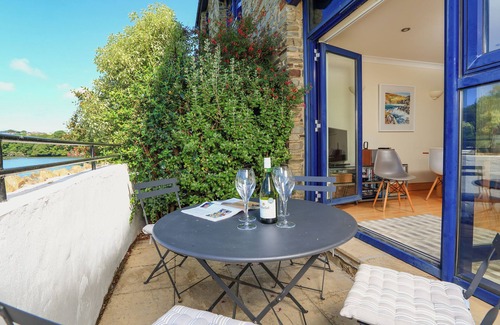 Kingsbridge Cottage | 1 CRABSHELL QUAY, family friendly, with a garden in Kingsbridge