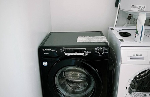 Noisy-le-Grand Apartment | 1 Familly Bedroom in Noisy-le-Grand 20' to Paris & Disneyland. Pet Friendly!