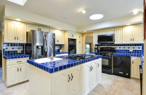 Castro Valley House | #1 Family Friendly West Coast Villa, Sleeps 15