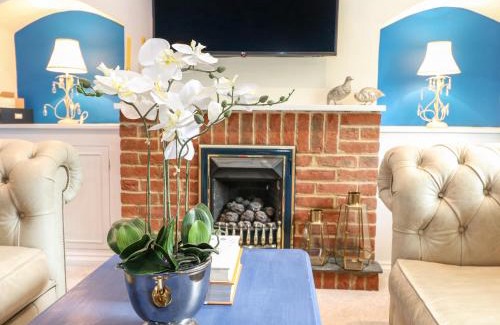 Selborne House | 1 Foresters Rest