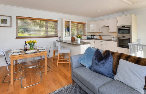 Llanbedrog House | 1 Glyn Y Marian - Two Bedroom House, Sleeps 4