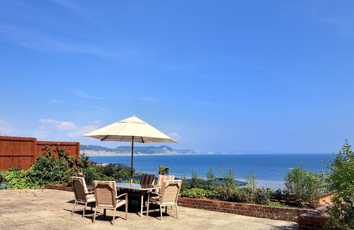 Lyme Regis Cottage | 1 HARBOUR HEIGHTS, family friendly, with a garden in Lyme Regis