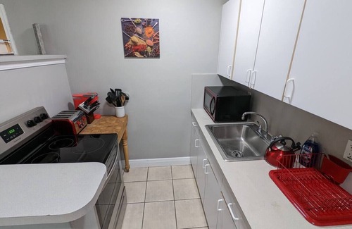 Edgewood Apartment | #1 Heated Salt-Water Pool (Shared)