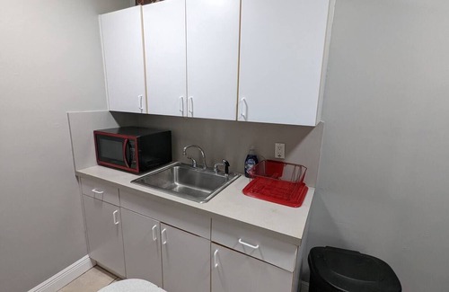 Edgewood Apartment | #1 Heated Salt-Water Pool (Shared)