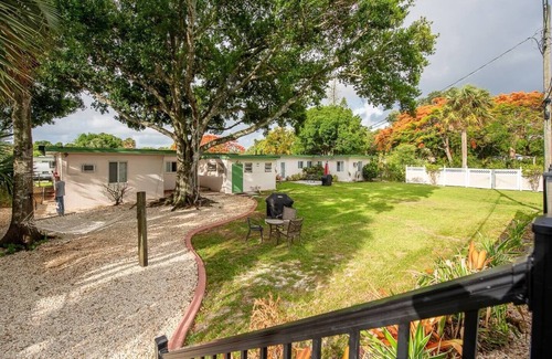 Edgewood Apartment | #1 Heated Salt-Water Pool (Shared)