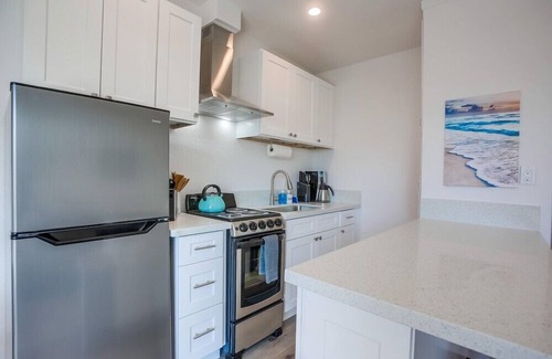 Mission Beach Condo | 1 House to Beach * Corner Unit * Ocean View
