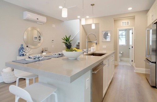 Central Mission Beach House | 1 House to Beach * Rare 3 Level Corner Townhouse * EV Charger