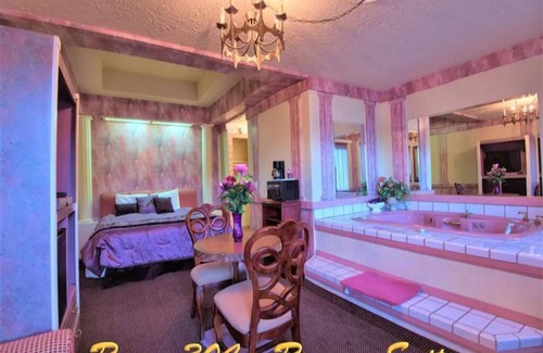 Yucca Valley Hotel | 1 King Bed Jetted Tub Non-Smoking(Theme2 -Persian ,Roman, or Oriental Theme)