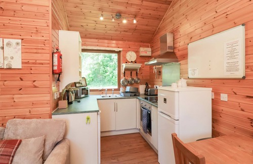 Combe Martin Cottage | 1 MANLEIGH PARK, pet friendly, with a garden in Combe Martin