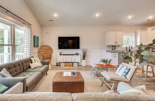 Tranquil Harbour House | < 1 Mi to Beach: Home w/Pool in Oak Island!