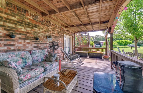 Kingston House | 1 Mi to Boat Ramp: Lake Texoma Getaway w/Deck
