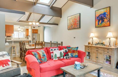 Incline Village Apartment | 1 Mi to Diamond Peak Ski Resort Forest-View Condo
