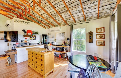 Eureka Springs Apartment | 1 Mi to Downtown Eureka Springs: Studio Retreat