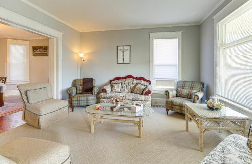 Steubenville House | 1 Mi to Dtwn and Franciscan University Home with Yard