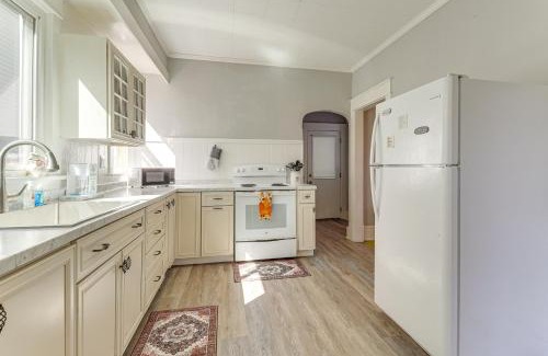 Steubenville House | 1 Mi to Dtwn and Franciscan University Home with Yard