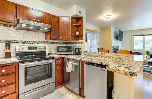 South Addition Apartment | 1 Mi to Dtwn Cozy Condo in Anchorage!
