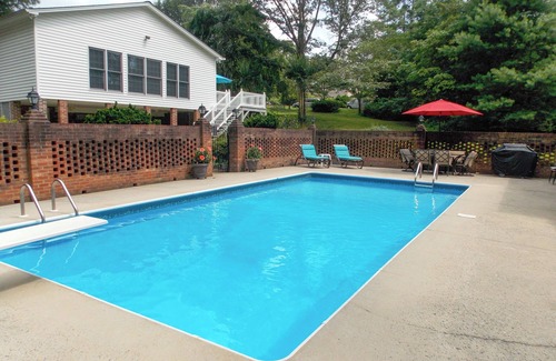 Hudson House | 1 Mi to Dtwn: Home w/Fire Pit & Deck in Hudson!