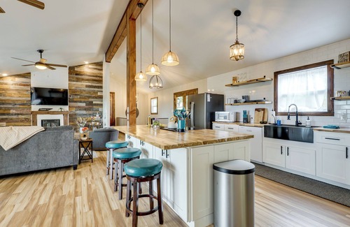 Loudon House | 1 Mi to Dtwn Loudon: Spacious River-View Home