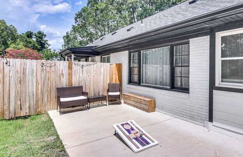 Monroe Apartment | 1 Mi to Dtwn Monroe: Family-Friendly Duplex!