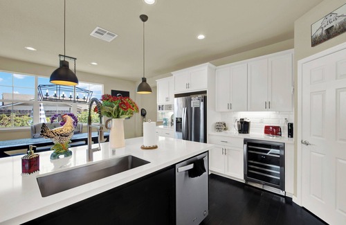 Winters House | 1 Mi to Dtwn Winters: Home w/Fire Pit & Patio!