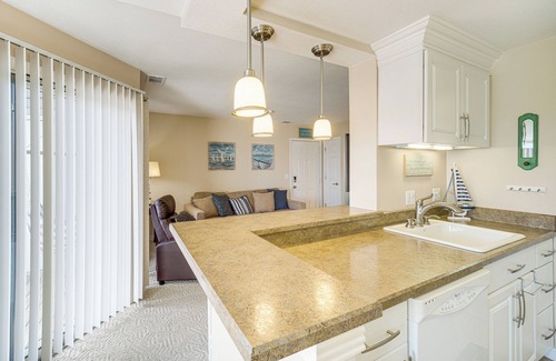 Port Clinton Condo | 1 Mi to Ferry: Port Clinton Condo w/Beach View!