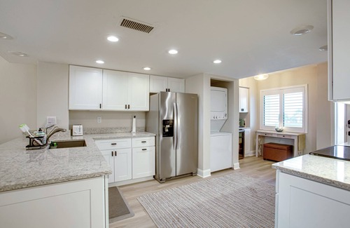 South Island Condo | < 1 Mi to Fort Myers Beach: Bayfront Condo w/Pool