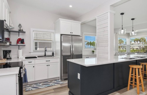 Fort Myers Beach House | 1 Mi to Fort Myers Beach Access! Chic Coastal Home