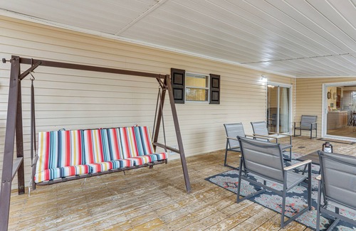 Higden House | < 1 Mi to Greers Ferry Lake: Dog-Friendly Home!