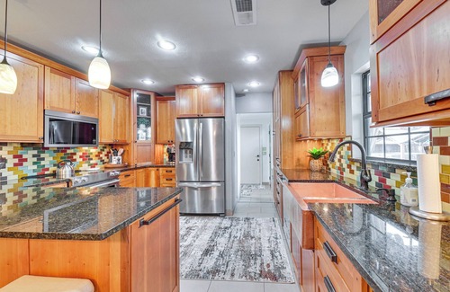 McKinney House | 1 Mi to Historic Dtwn: McKinney Home w/Hot Tub!