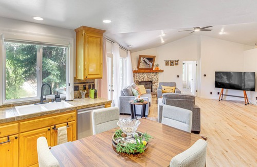 Crestline House | 1 Mi to Lake Gregory: Alpine Gem w/Covered Patio