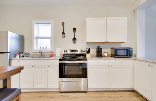 Oswego House | < 1 Mi to Lake Ontario: Oswego Group Retreat