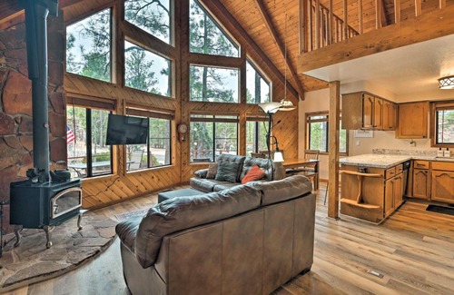 Munds Park House | 1 Mi to Lake Secluded Cabin with Deck in Munds Park