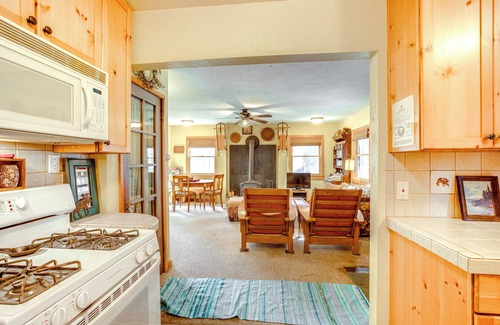 Tahoma Cabin | 1 Mi to Lake Tahoe: Rustic Cabin w/Boat Dock