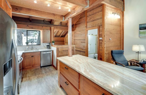 Truckee Condo | 1 Mi to Northstar Village: Pet-Friendly Condo!