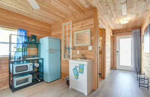 Surfside Beach Apartment | 1 Mi to Ocean: Colorful Freeport Beach Rental!