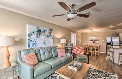 Port Aransas Condo | 1 Mi to Port Aransas Beach: Condo w/Pool Access