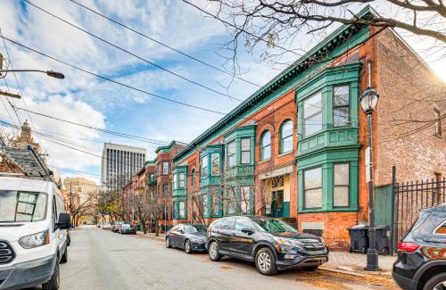 Newark Apartment | 1 Mi to Prudential Center Remote Work-Ready Apt